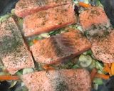 Foto del paso 4 de la receta: 120. Lomos de salmón con salsa de menta y champiñones (principal pescado)
