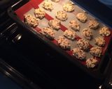 Foto langkah ke 6 dari resep Chocochip cookies klasik.
