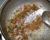 A picture of step 2 of Turai gravy marathi style.