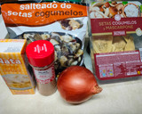 Foto del paso 1 de la receta: Raviolis con setas en salsa de nata