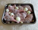 Fokhagymás libacomb édesburgonyával és zöldborsóval recept fázis 1 fotója