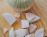 Foto del paso 2 de la receta: Cebolla 🧅 Meal prep hacks 😉 🧅 Si querés llorar, ¡llorá!... ¡Pero que sea todo de una sola vez! 😭 😅