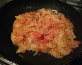 Foto del paso 4 de la receta: Huevos con cebolla y tomate