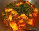 A picture of step 10 of Matar Paneer.