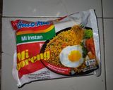 Foto langkah ke 1 dari resep Mie gulung sosis tanpa telur dengan parsley bubuk sederhana sat set cemilan anak.