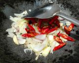 Foto langkah ke 3 dari resep Telur Ceplok Dikecapin (1207).