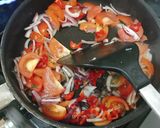 A picture of step 2 of Vegetable omelette and boiled yam.