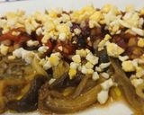 Foto del paso 8 de la receta: Ensalada tibia de berenjenas Asadas con crujiente de umami vegetal y huevo campero