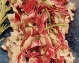 Foto del passaggio 5 della ricetta Risotto al radicchio con salsiccia e asiago