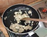 Foto langkah ke 3 dari resep Tumis buncis wortel.
