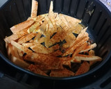 Foto del paso 1 de la receta: Batatas "fritas" en airfryer