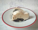 Foto langkah ke 5 dari resep Puding Susu Oreo.