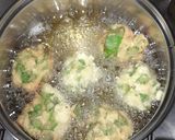 Foto del paso 5 de la receta: Buñuelos de lechuga