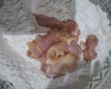 Foto langkah ke 2 dari resep Chicken Popcorn.