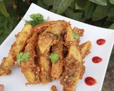 A picture of step 3 of Aloo fries pakoray.