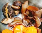 Hình bước làm 2 của món Giò heo nấu đậu