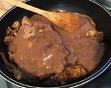 Une image de l'étape 7 de Côtes de porc aux cèpes et sauce au vin.