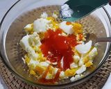 Foto langkah ke 2 dari resep Spicy Egg Sandwich.