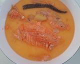 Foto langkah ke 6 dari resep Sop Ikan Salmon.