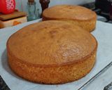Foto del paso 4 de la receta: Tarta de bizcochos relleno de frutas y crema con cobertura de crema quemada y crocanti