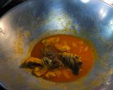 Foto langkah ke 6 dari resep Asam Pedas Baung Nanas.