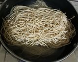 शेजवान नूडल्स विथ मंचूरियन (Schezwan noodles with manchurian recipe in Hindi) रेसिपी चरण 2 फोटो