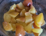 Foto del paso 2 de la receta: Compota de manzanas con azúcar avainillado, nueces y miel 🍎🍏 en microondas