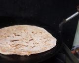 A picture of step 3 of Stuff paratha.