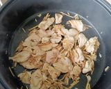 รูปขั้นตอนการทำที่ 3 ของ อกไก่ผัดขิง ทำง่าย แคลน้อย