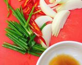 Hình bước làm 1 của món Mực Trứng Chiên Mắm