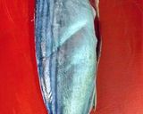Foto del paso 3 de la receta: Lomo de bonito marinado en sal granulada y fish masala