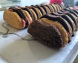 A picture of step 8 of Cocoa-Vanilla Sponge cake.