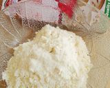 A picture of step 2 of Laziza Rass Malai 😋😋.