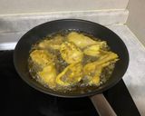 Foto langkah ke 2 dari resep Ayam goreng kunyit.
