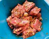 Hình bước làm 2 của món Sườn Nướng Sate kèm bí kíp sườn mềm juicy