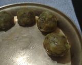 A picture of step 3 of Steamed stuffed idli.