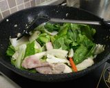 รูปขั้นตอนการทำที่ 2 ของ มาม่าราดหน้าหมู