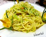 Pas rețetă Spaghetti cu dovlecel, flori de dovlecel și șofran 4 fotografie