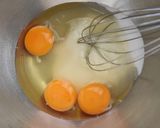 Foto langkah ke 1 dari resep Vanilla Madeleines.