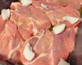 Zöldbab főzelék fokhagymás sült tarjával gluténmentesen recept fázis 1 fotója