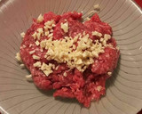 Foto del paso 3 de la receta: Hamburguesas de solomillo de ternera, con tomates, berenjenas y vinagreta de albahaca