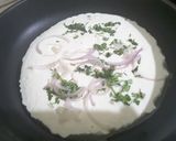 A picture of step 3 of Sooji uttapam.