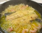 Foto del paso 5 de la receta: Merluza con gambas