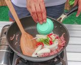 รูปขั้นตอนการทำที่ 9 ของ แหนมผัดไข่ หรือ ไข่ผัดแหนม รสเปรียวกลิ่นหอม อร่อยจนต้องซี้ดปาก