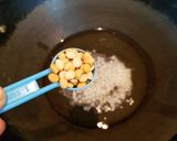 A picture of step 2 of Ladies finger/ Vendakka/ Okra/ Bhindi Poriyal.
