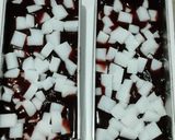 Foto langkah ke 8 dari resep Puding Coklat Mozaik.