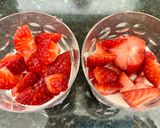 Foto del paso 3 de la receta Fresas, cerezas, queso batido y cereales