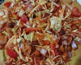 A picture of step 3 of Schezwan khakhra chaat.