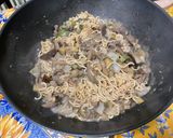 Une image de l'étape 11 de Nouilles udon au bœuf et légumes.