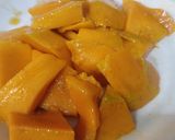 A picture of step 1 of Mango Shake.